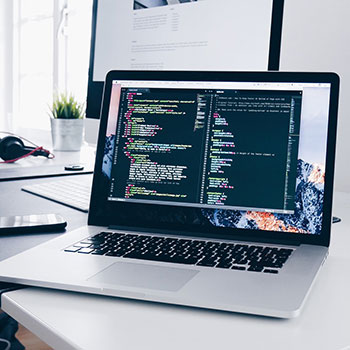 国际米兰后防表现出色，助球队压制对手